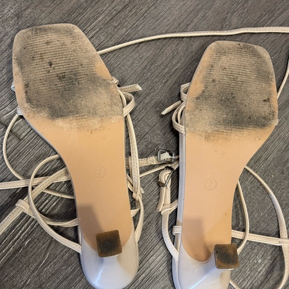 Ladies Shoes (heels) - Picture 4 of 4